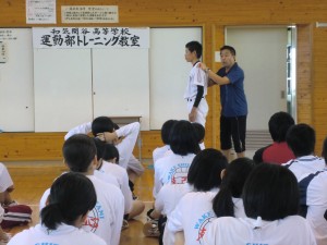 運動部員対象のトレーニング教室を実施