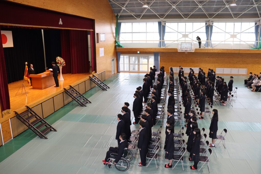 入学式を挙行しました