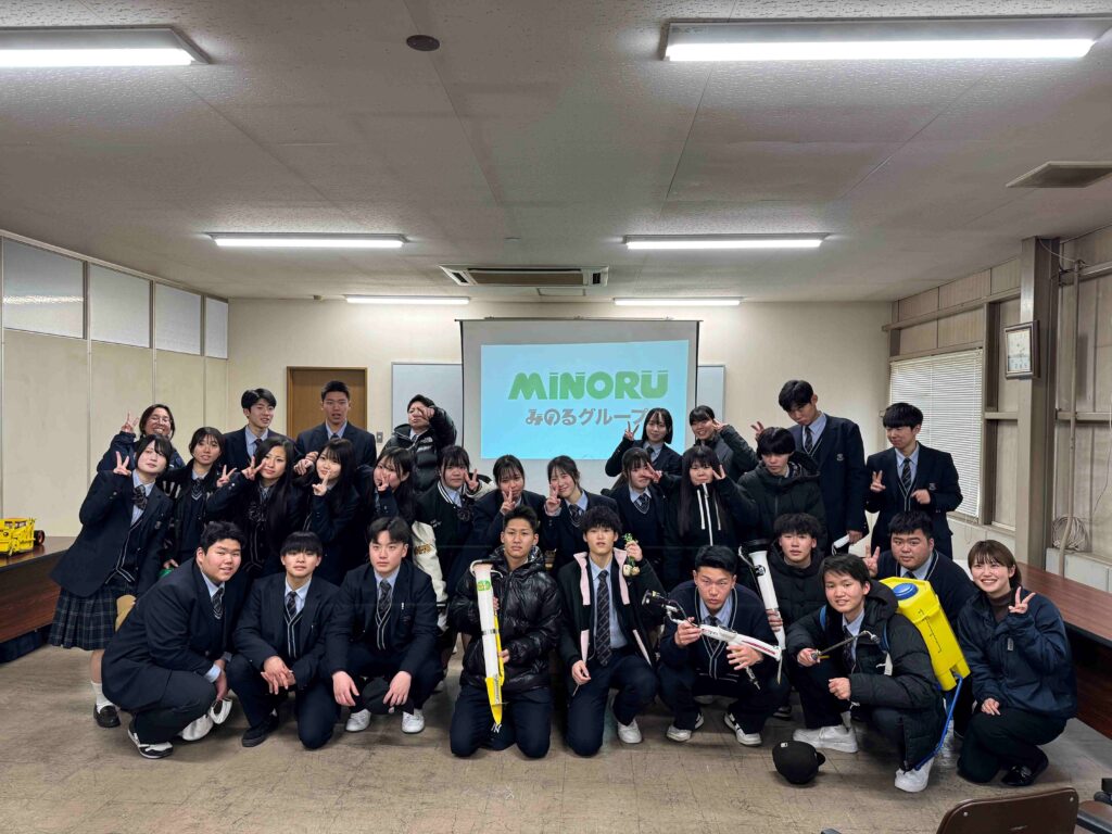 赤磐市主催の企業見学バスツアーに就職希望者が参加しました