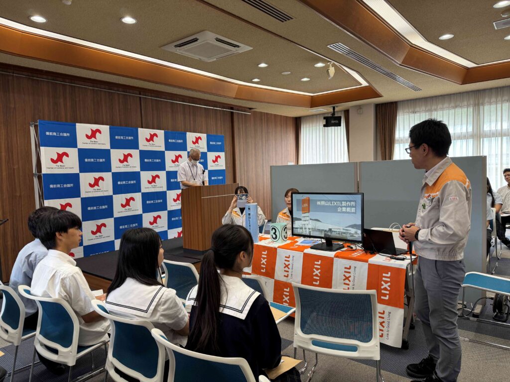 ３年生就職希望者が産業事情説明会に参加しました