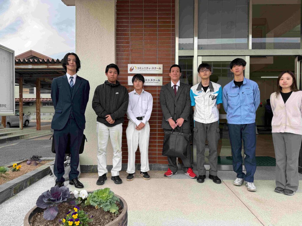 ２年次生高校内企業説明会を実施しました