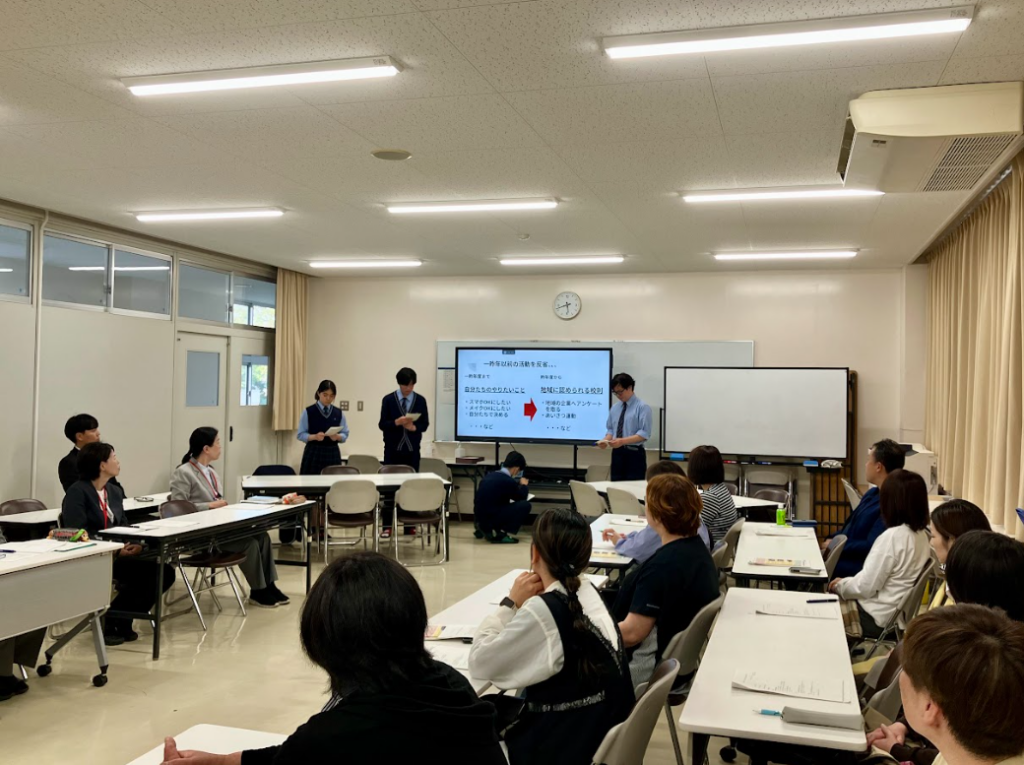 PTA理事会で、生徒会執行部が発表しました